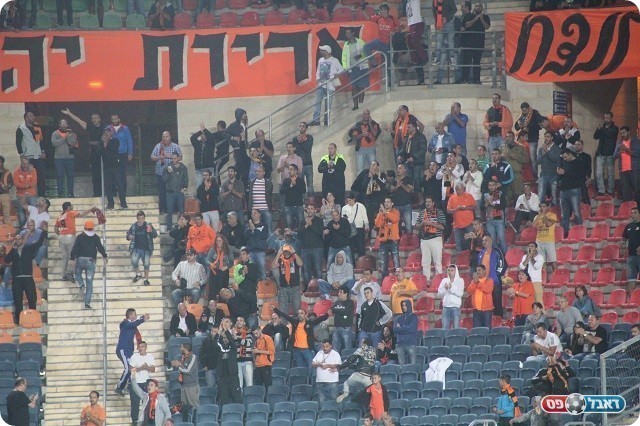 עודדו ברוב שלבי המשחק, אך יצאו מאוכזבים בסיום. אוהדי בני יהודה (עדי אורן)